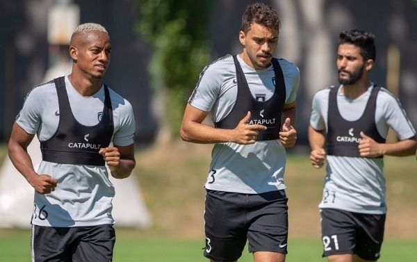 لاعبو الهلال السعودي