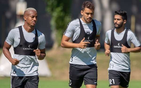 لاعبو الهلال السعودي