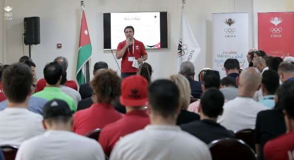 من الاجتماع