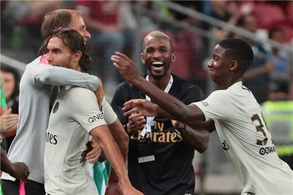 لاعبو باريس سان جيرمان