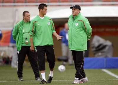 رفيق صايفي بجانب سعدان