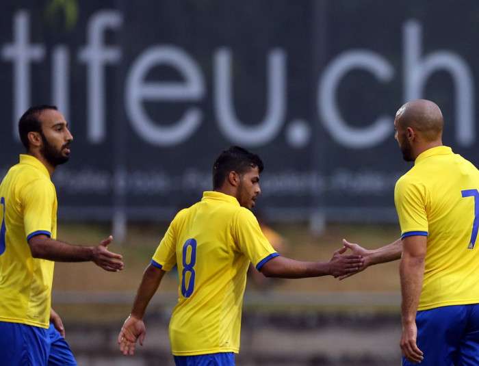 السهلاوي مع لاعبي النصر