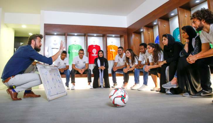 أعضاء الفريق المضيف لكأس آسيا "الإمارات 2019"