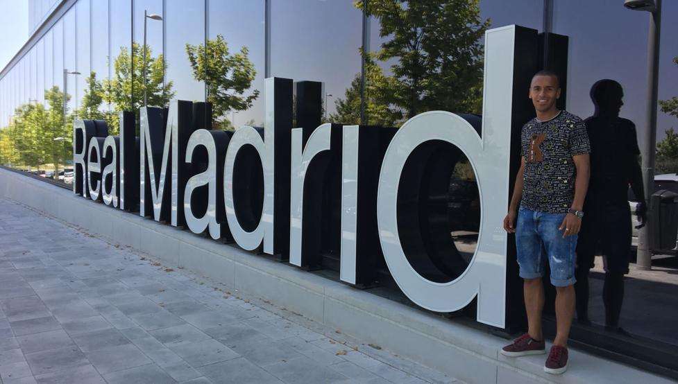 المغربي أيوب في مدريد