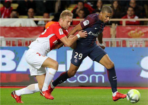 لقاء سابق بين الفريقين