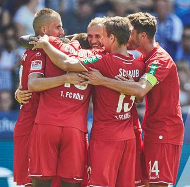 فرحة لاعبي كولن 