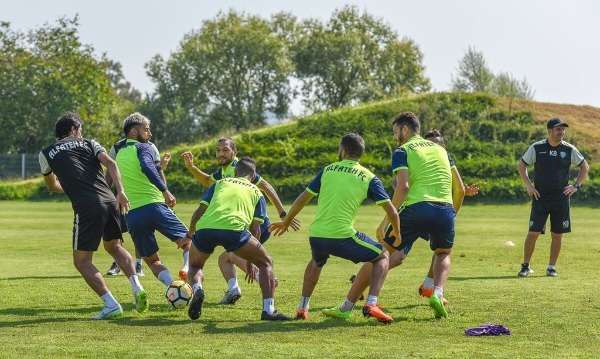 لاعبو الفتح