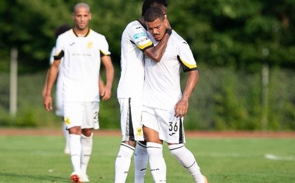 لاعبو اتحاد جدة 