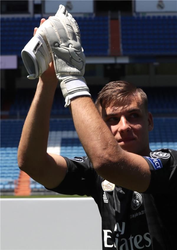  أندريه لونين