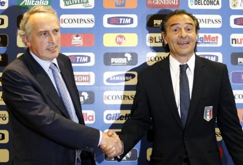 2010-07-01t143908z_01_gsp01_rtridsp_3_soccer-italy_reuters