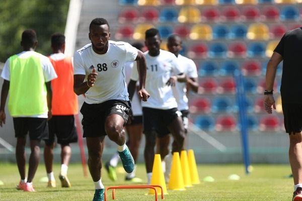 لاعبو الفيصلي