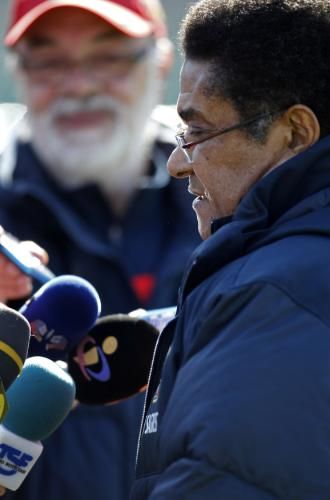 2010-06-19t111321z_01_jmr07_rtridsp_3_soccer-world_reuters