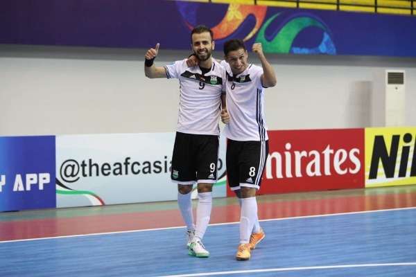 لاعبو نفط الوسط