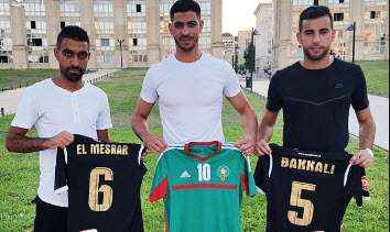 بعد توقيع العقود