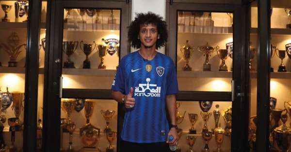 عموري بقميص الهلال