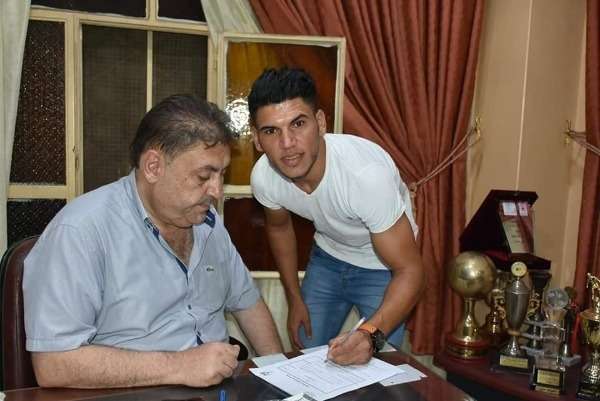 من توقيع العقود