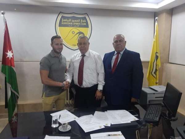 من توقيع أدمير