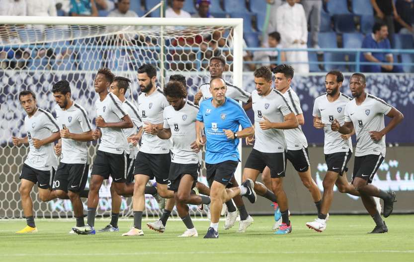 لاعبو الهلال