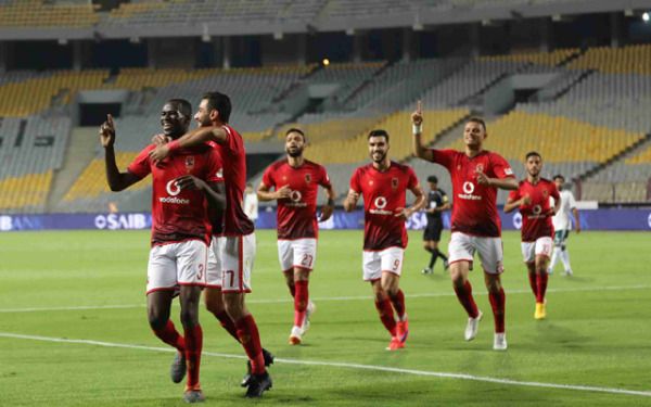لاعبو الأهلي
