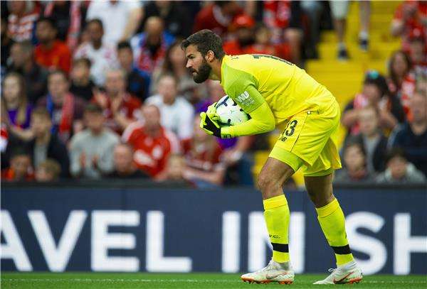 أليسون بيكر 