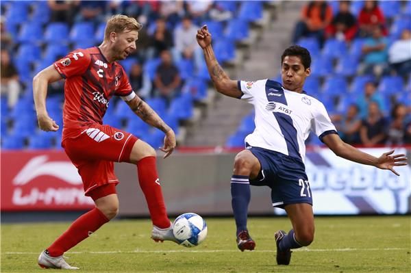 جانب من لقاء فيراكروز وبويبلا 