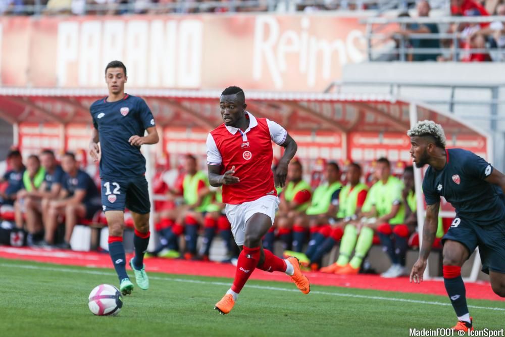 من لقاء ستاد ريمس ونيس