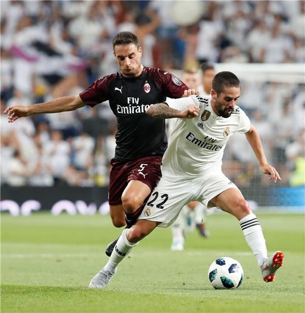 إيسكو خلال مباراة ميلان