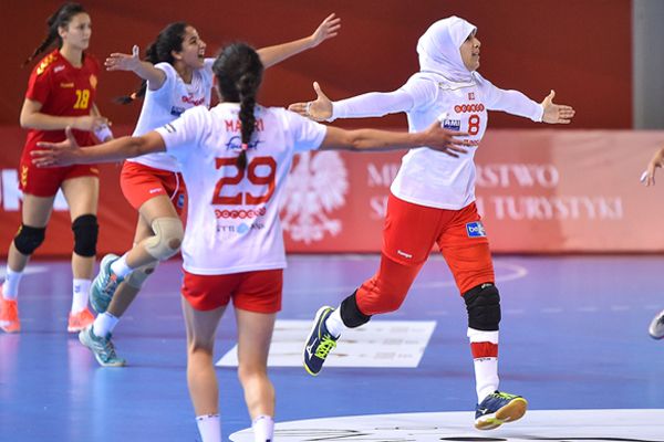 فرحة لاعبات تونس