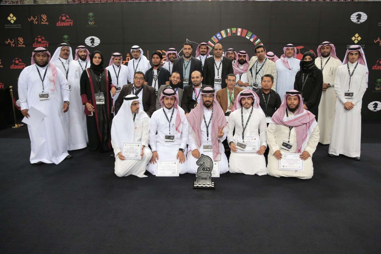 من التتويج