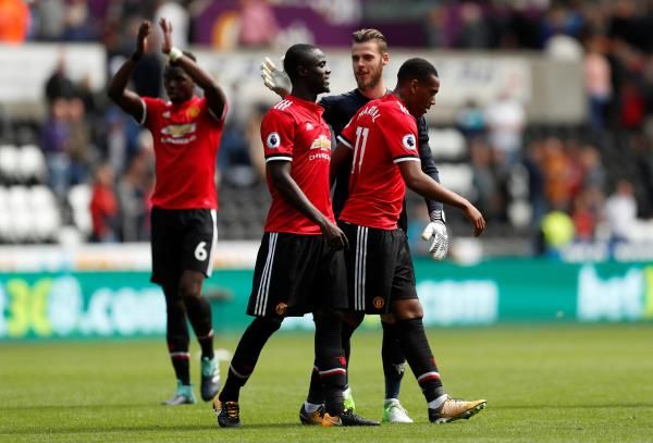 لاعبو مانشستر يونايتد