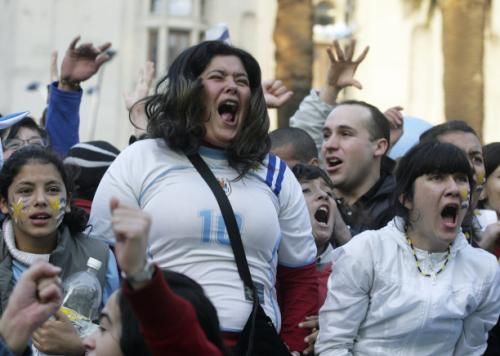 2010-07-02t220348z_01_mnt05_rtridsp_3_uruguay_reuters