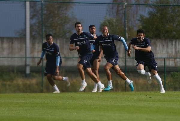 لاعبو الباطن