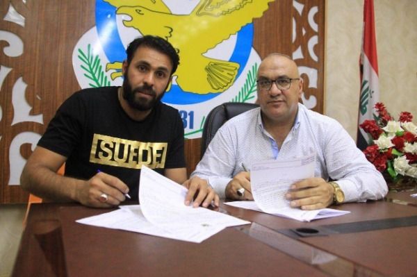 من توقيع اللاعب