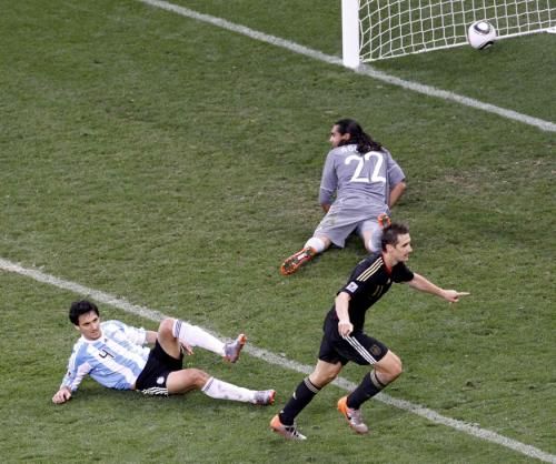 2010-07-03t155059z_01_wca430_rtridsp_3_soccer-world_reuters
