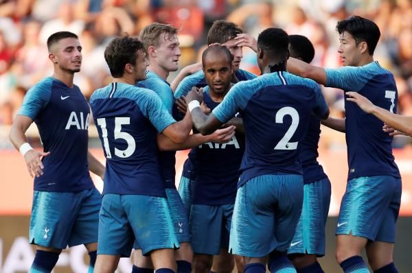 لاعبو توتنهام 