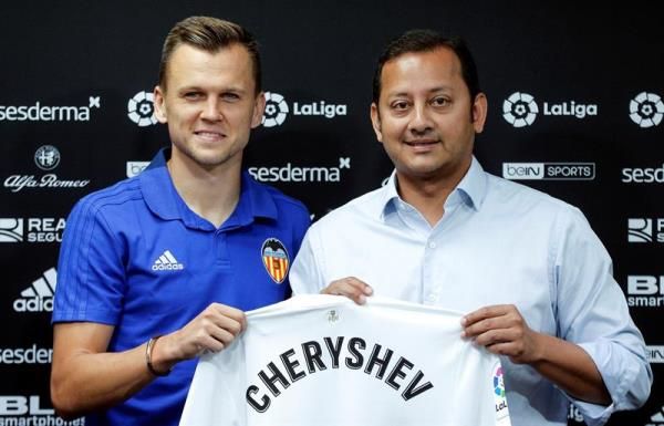 تشيريشيف خلال تقديمه