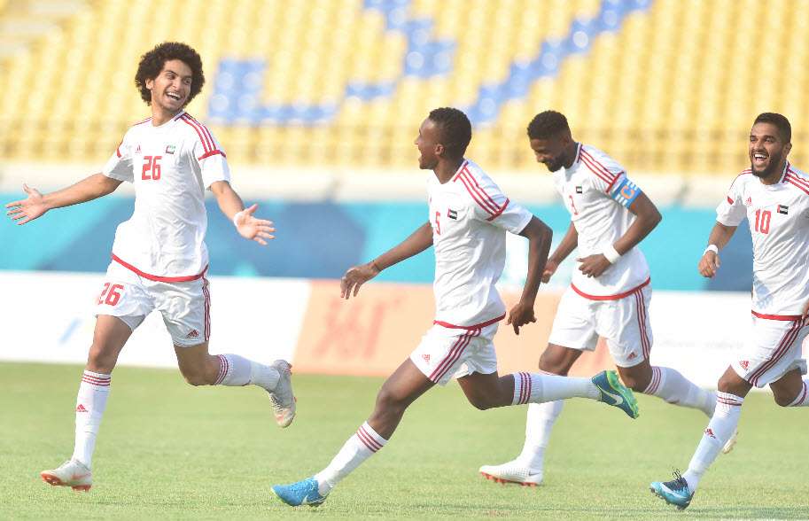 لاعبو الإمارات 