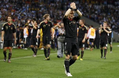 2010-07-03t160918z_01_wca204_rtridsp_3_soccer-world_reuters