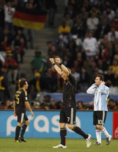 2010-07-03t164633z_01_wca229_rtridsp_3_soccer-world_reuters