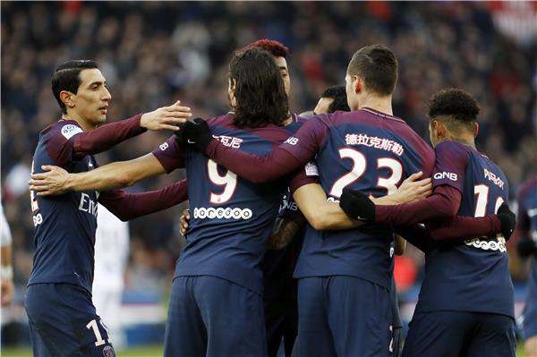 دراكسلر مع لاعبي باريس سان جيرمان