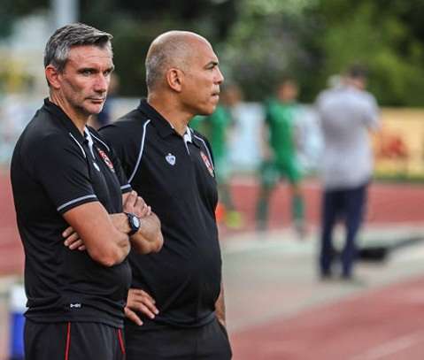 محمد يوسف وكارتيرون