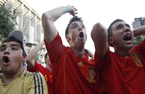 2010-07-03t195720z_01_jmg21_rtridsp_3_soccer-world_reuters