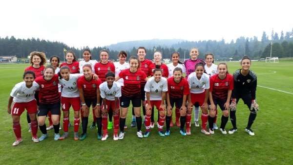 منتخب الناشئات