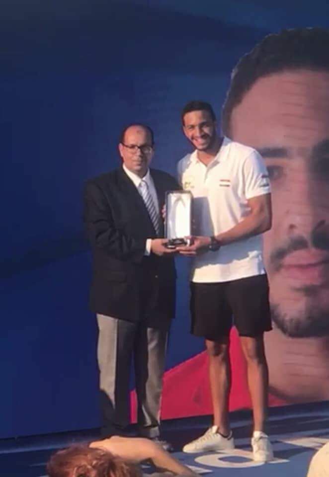 لحظة تتويج أحمد الصباغ