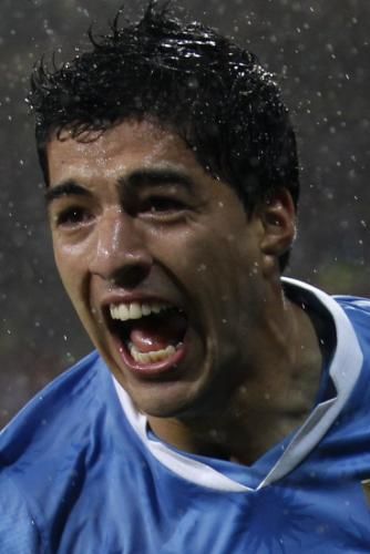 لويس سواريز أبرز الغائبين أمام هولندا