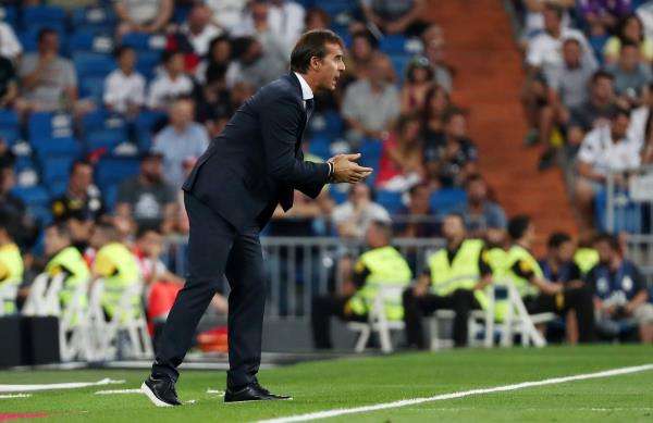 لوبيتيجي يعطي تعليماته للاعبي ريال مدريد