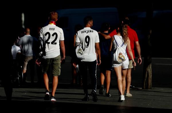 جماهير ريال مدريد قبل اللقاء