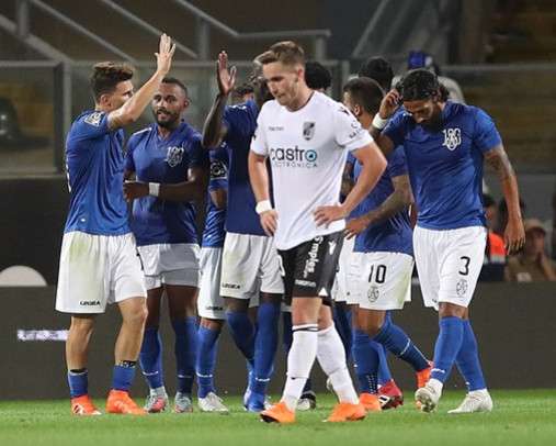 فرحة لاعبي فييرنسي 