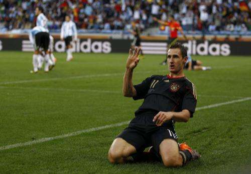 2010-07-03t165513z_01_wca238_rtridsp_3_soccer-world_reuters