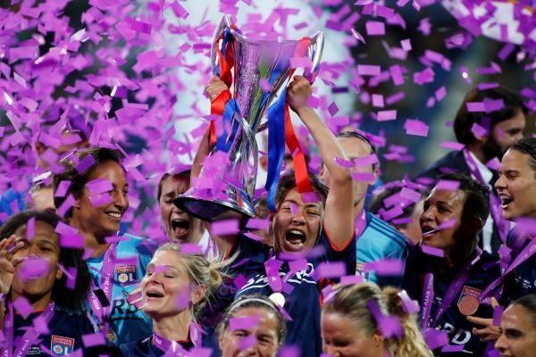 تتويج ليون العام الماضي بدوري ابطال اوروبا 